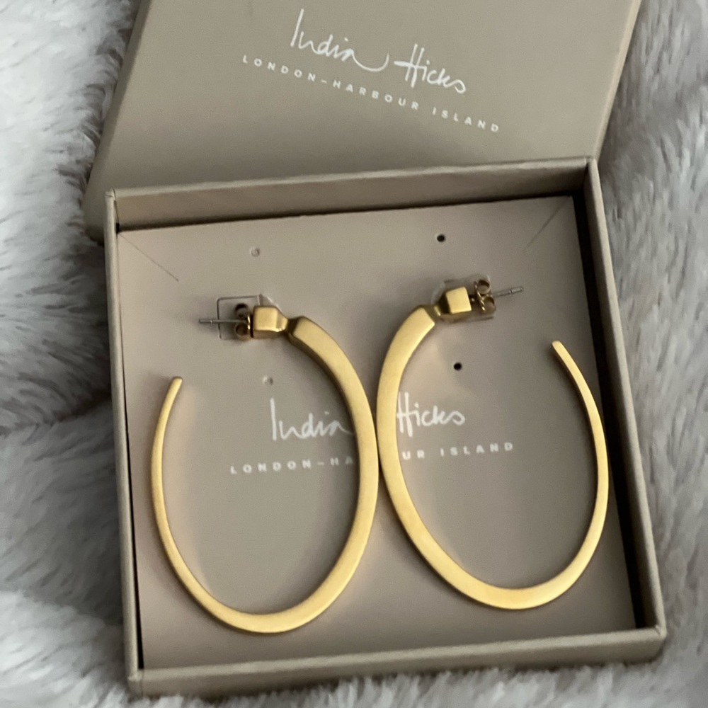 NIB India Hicks “Leticia” 12k overlay earrings
